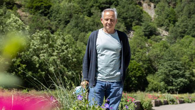 Ariège : après son César, le décorateur Carlos Conti s’amuse avec "Les pieds sur terre" d'André Téchiné