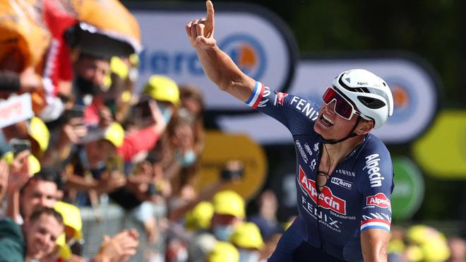 Tour de France : victoire d’étape et maillot jaune pour Mathieu Van der Poel, le petit-fils de Poulidor