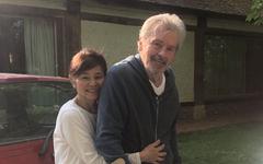 Alain Delon : affaibli après son AVC, il dévoile sa compagne japonaise Hiromi