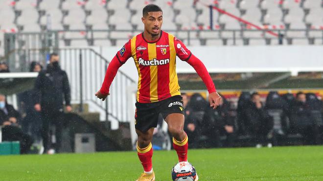 Mercato: le Stade Rennais officialise la signature de Loïc Badé