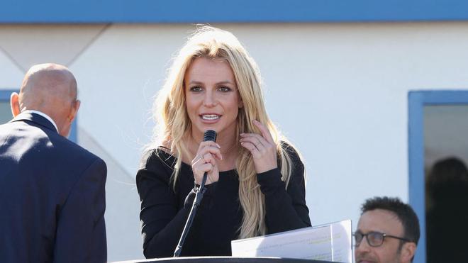 Lâchée par son manager, Britney Spears perd aussi son avocat