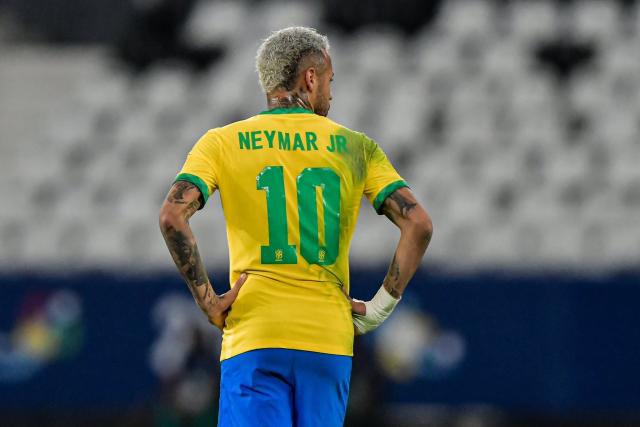 Foot - Copa America - Neymar agacé par les supporters brésiliens qui veulent soutenir l'Argentine