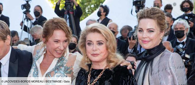 PHOTOS – Cannes 2021 : Catherine Deneuve élégante et émue pour son grand retour