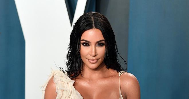 Kim Kardashian poussée par Kris Jenner à sortir avec un célèbre sportif ? Les déclarations inattendues