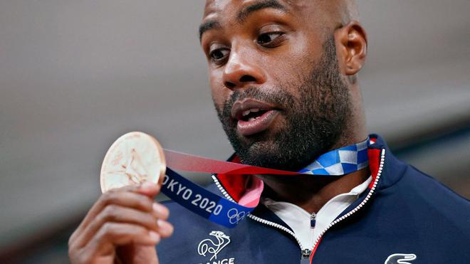 JO de Tokyo : de son combat perdu à la médaille de bronze, comment Teddy Riner s’est relevé en 4 heures