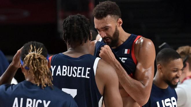 JO: Rudy Gobert et les basketteurs français médaillés d’argent