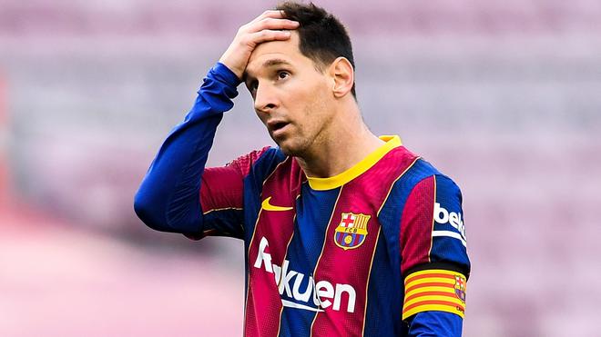 PSG : L’arrivée de Lionel Messi finalement menacée, les socios du Barça portent plainte