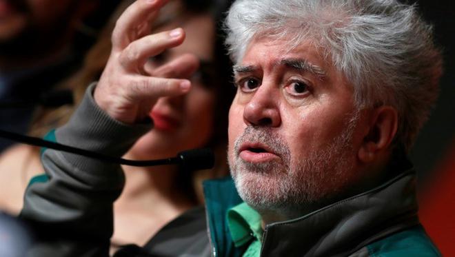 Instagram décide de retirer l'affiche du prochain film d'Almodovar à cause d'un téton