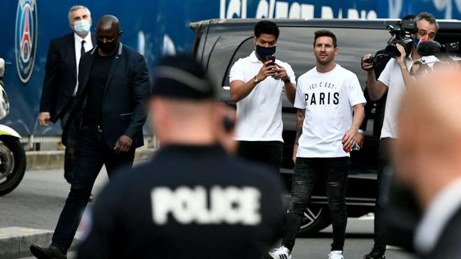 «Dieu du football», «plus grande recrue de l’histoire»... les anciens du PSG en extase devant l’arrivée de Messi