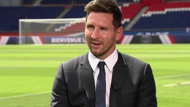 EN DIRECT - Lionel Messi au PSG : "Je veux continuer de gagner"