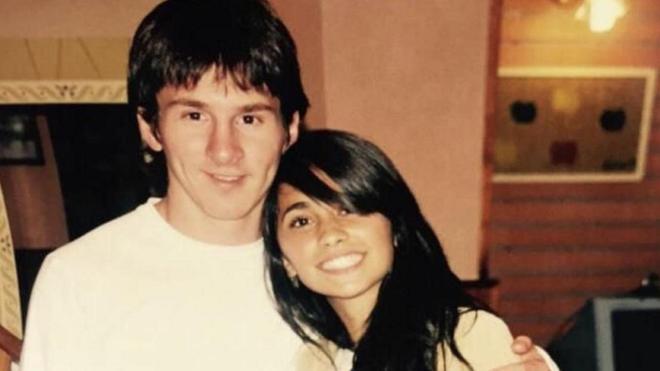 Lionel Messi : qui est Antonella Roccuzzo, son amour d'enfance ?