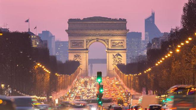 La liste des voies à Paris sur lesquelles il est encore possible de circuler à 50 km/h