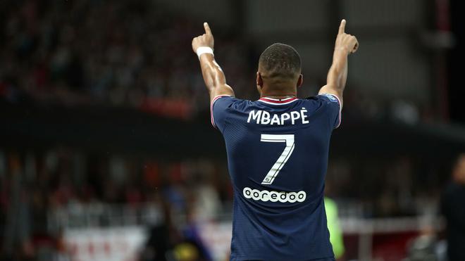 Equipe de France : avec les Bleus à Clairefontaine, Mbappé fait comme si