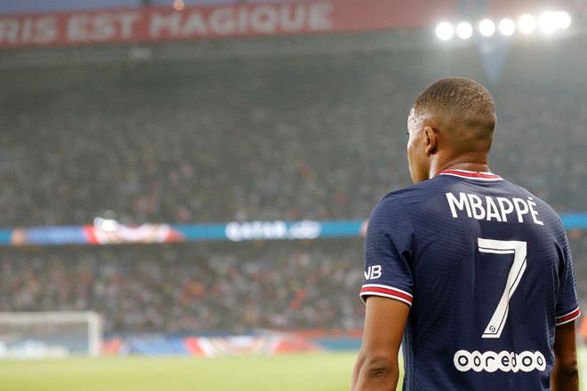 Football : Kylian Mbappé reste au PSG malgré les offensives du Real Madrid