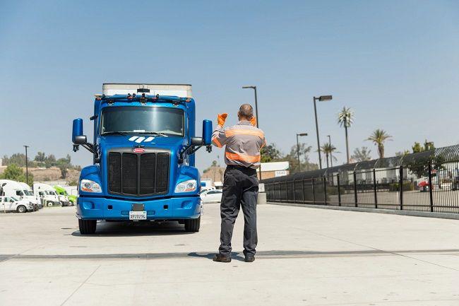 Ryder s’associe à l’entreprise de camions autonomes Embark pour créer un réseau logistique