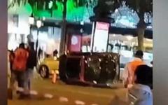 Champs-Elysées : Une voiture a fauché plusieurs piétons cette nuit avant de se renverser, faisant plusieurs blessés dont trois en urgence absolue - Vidéo
