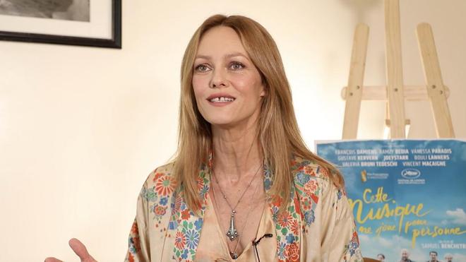 VIDÉO - Vanessa Paradis : "Au cinéma, j'attends qu'on me propose des choses magiques"