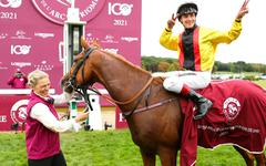 Prix de l’Arc de Triomphe : «Je ne réalise pas encore !» réagit René Piechulek, le jockey victorieux