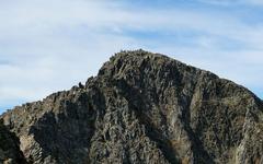 Pyrénées-Orientales : même sans voitures, le Canigou continue d’être très fréquenté