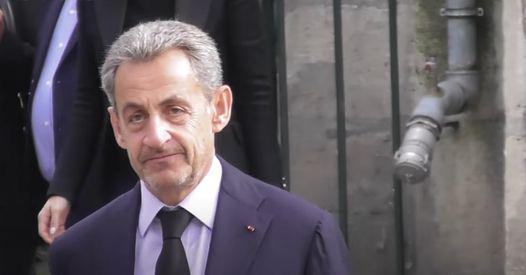 Obsèques de Bernard Tapie : pourquoi la présence de Nicolas Sarkozy fait polémique