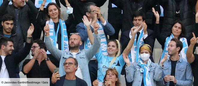 PHOTOS – Hommage à Bernard Tapie : sa fille Sophie souriante aux côté des supporters de l'OM