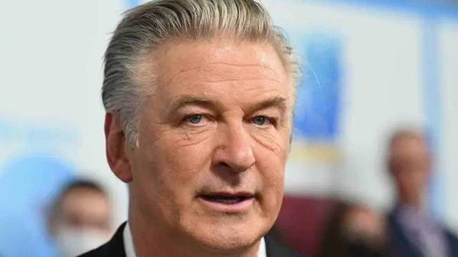 Les tirs accidentels d’Alec Baldwin, les premières réactions du comédien après la scène !