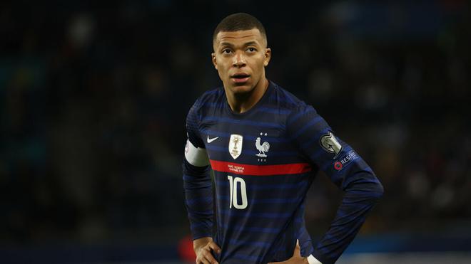 France-Kazakhstan : les maillots des Bleus, dont celui du quadruplé de Mbappé, vendus aux enchères