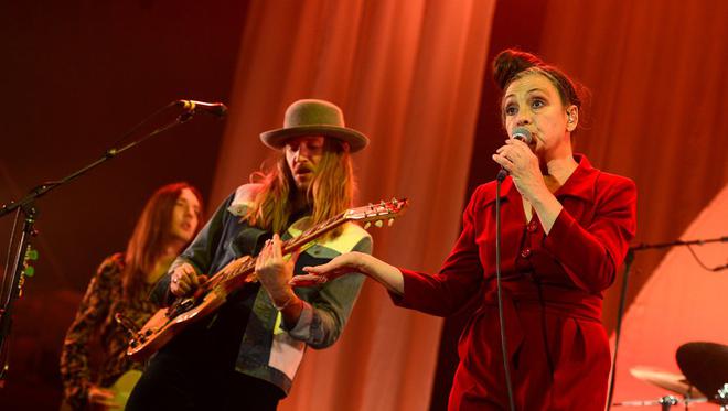 VIDEO. Catherine Ringer s'effondre sur scène pendant un concert en Belgique