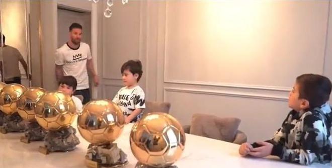 Le drôle d’échange entre Lionel Messi et l’un de ses fils sur le Ballon d’Or (Vidéo)