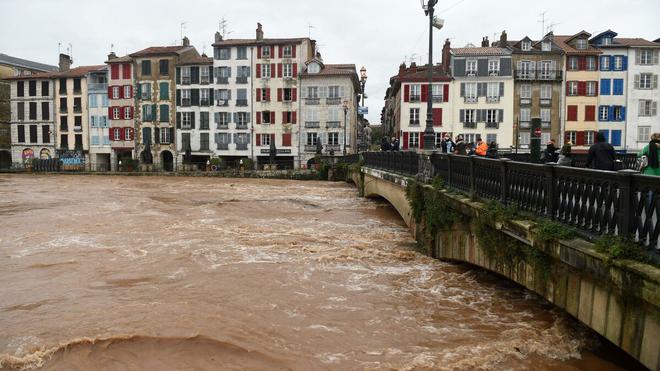 Inondations dans le Sud-Ouest : Bayonne sous les eaux en images