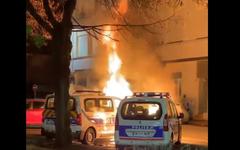 Firminy (42): des véhicules de police incendiés avec des cocktails molotov
