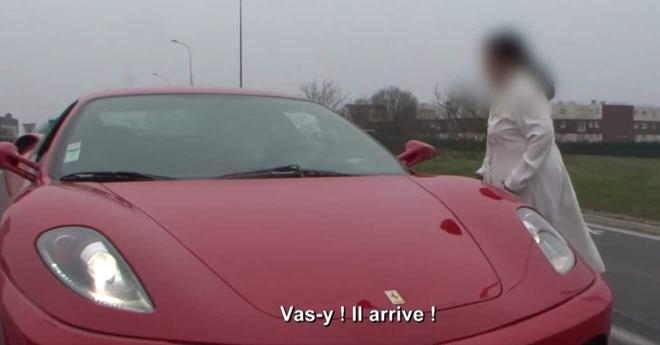 Il loue une Ferrari pour frimer et va faire une boulette qui va lui coûter très cher (Vidéo)