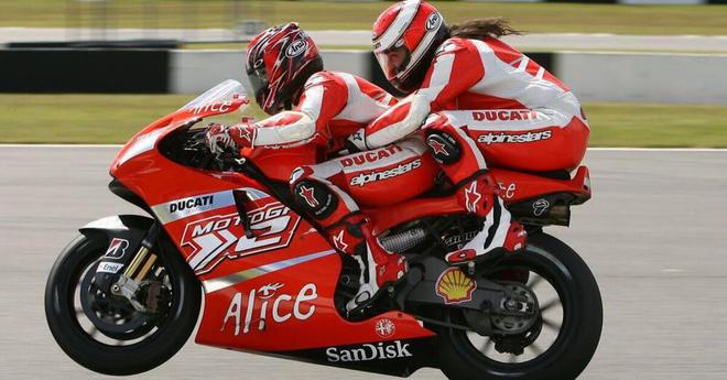 People : la Ducati biplace n’est plus pilotée par Randy Mamola