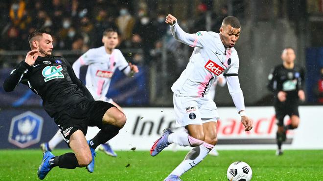 Vannes-PSG (0-4) : «Mbappé est encore plus impressionnant en vrai», souligne le défenseur vannetais Alexandre Lavenant