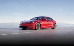 Les mordus de circuit vont pouvoir aller encore plus vite avec la Tesla Model S Plaid