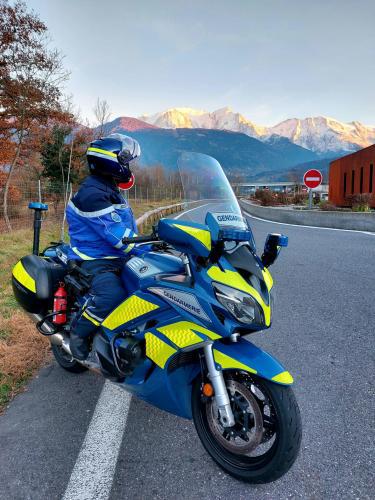 Scionzier/Marnaz : sa conduite met en danger des usagers de la route, la gendarmerie recherche des témoins