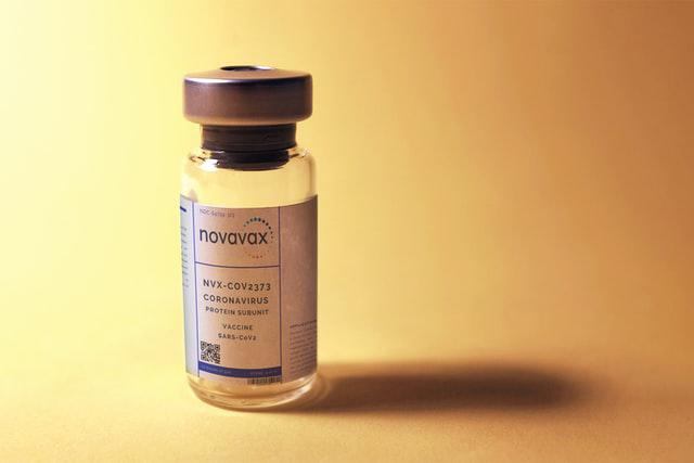 Avis sur Novavax : faut-il investir dans NVAX au cours actuel ?