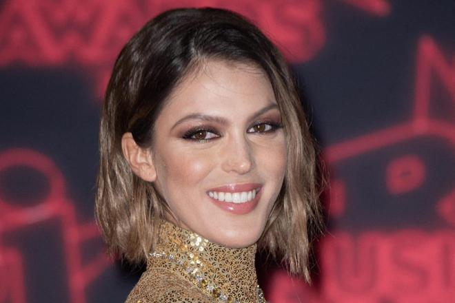 Iris Mittenaere fait une belle déclaration d’amour a son chéri à l’occasion de son anniversaire