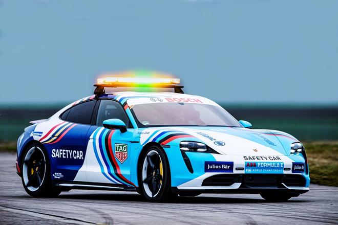 La Porsche Taycan devient safety car en Formule E