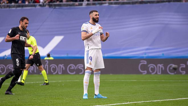 Karim Benzema cambriolé pendant le match du Real Madrid contre Elche