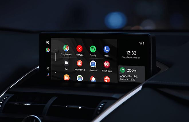 Une fuite de la nouvelle version Android Auto montre un design inspiré de Apple CarPlay !