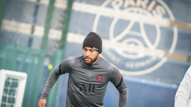 PSG : Neymar s’entraîne toujours à part