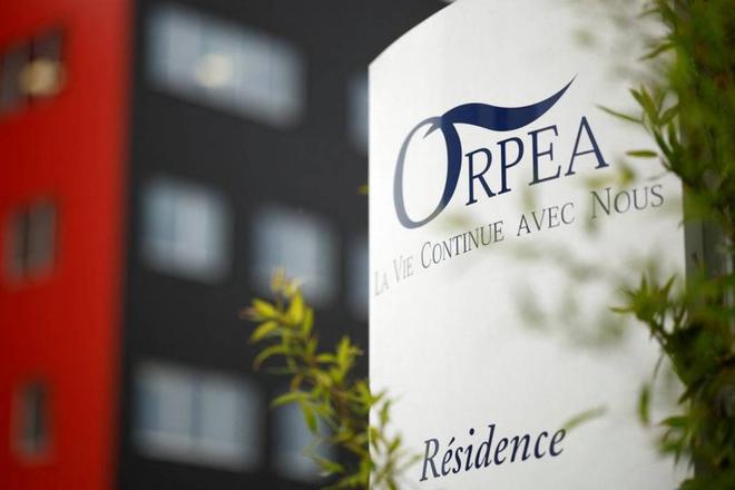 Korian et Orpea chutent en Bourse, "Cash Investigation" enquête aussi sur les Ehpad