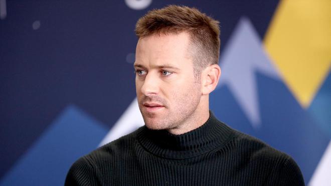 Blacklisté à Hollywood, que devient l’acteur Armie Hammer ?