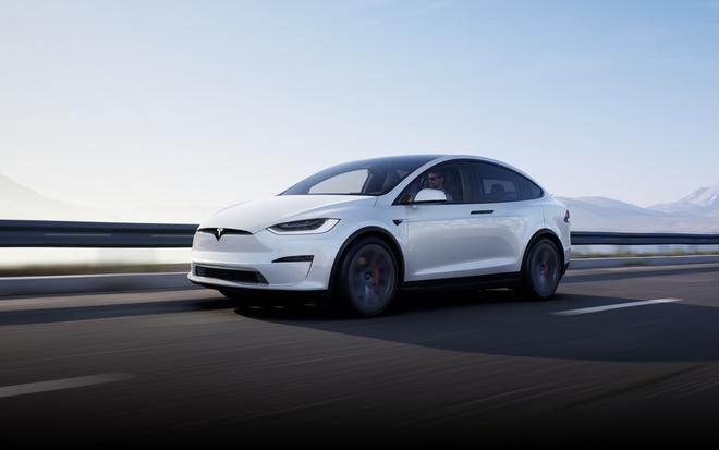 Vous voulez un Tesla Model X ? Armez-vous de patience