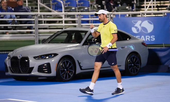 Tennis – Trop proche des joueurs, phares allumés… la BMW sur le court du Delray Beach Open se fait remarquer