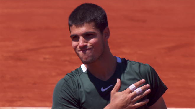 Un effort de 3h38 et 2 balles de match sauvées : Alcaraz a bien mérité sa finale