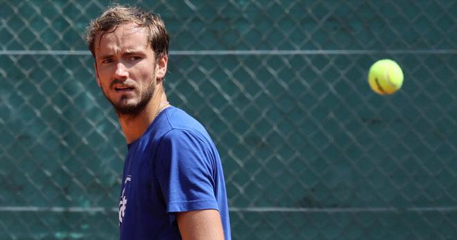 Tennis : Medvedev retrouve la terre battue à une semaine de Roland-Garros