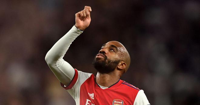 Mercato : Arsenal confirme le départ de Lacazette, attendu à Lyon