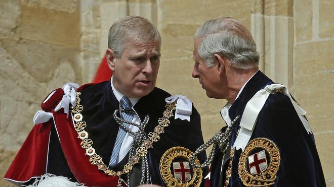 Le prince Andrew contraint de rester dans l'ombre pour la cérémonie de l’ordre de la Jarretière